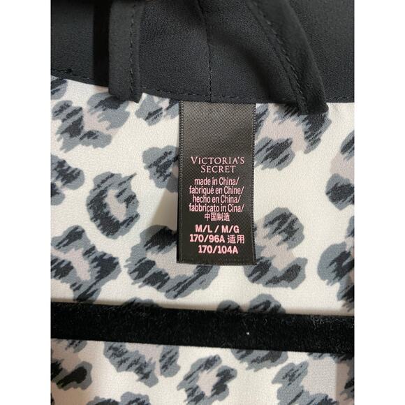 Victoria's Secret Black & White Animal Print Handkerchief Kimono Robe MEDIUM - Picture 6 of 9